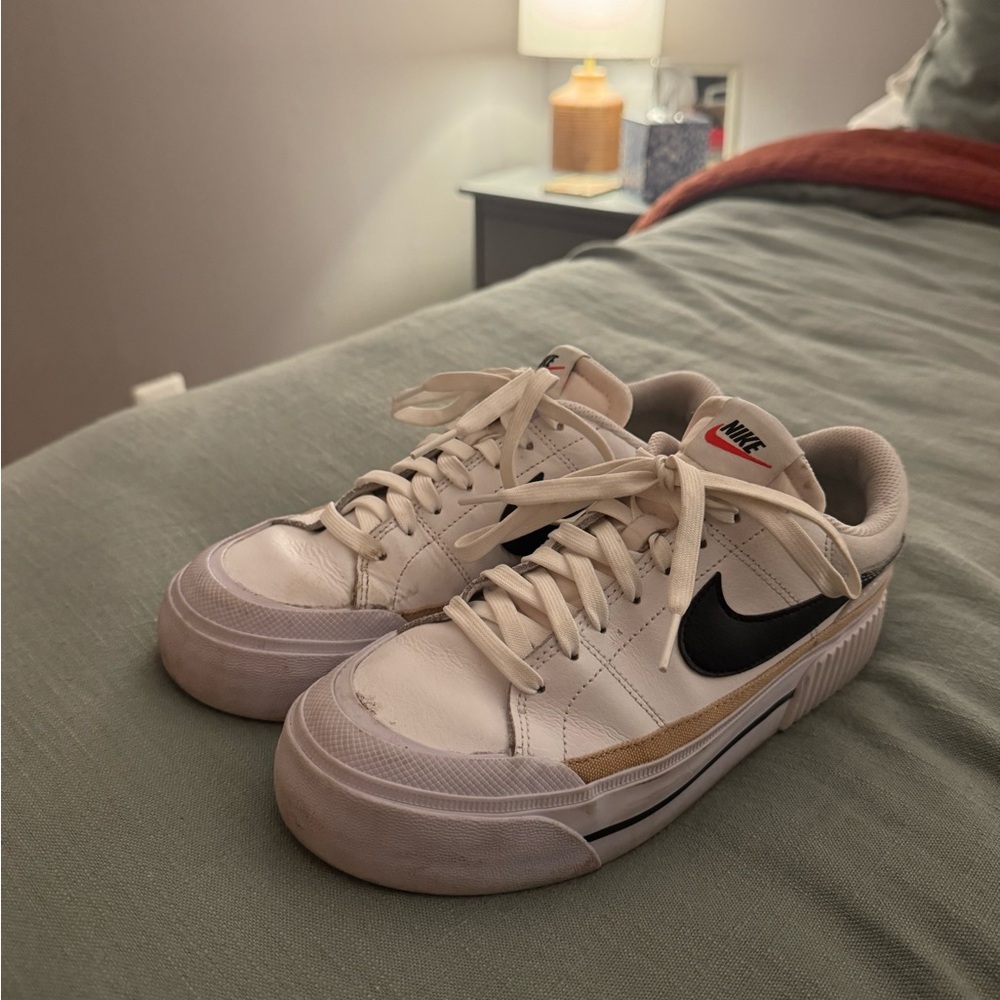 Women’s Nike Legacy Lift
